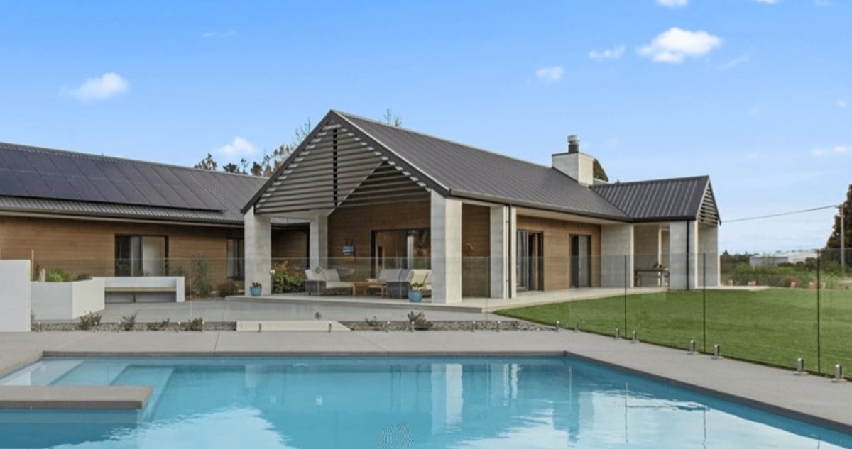 Sunshading louvres by Aurae