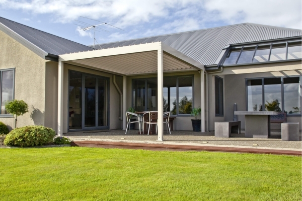 Free-standing aluminium frame