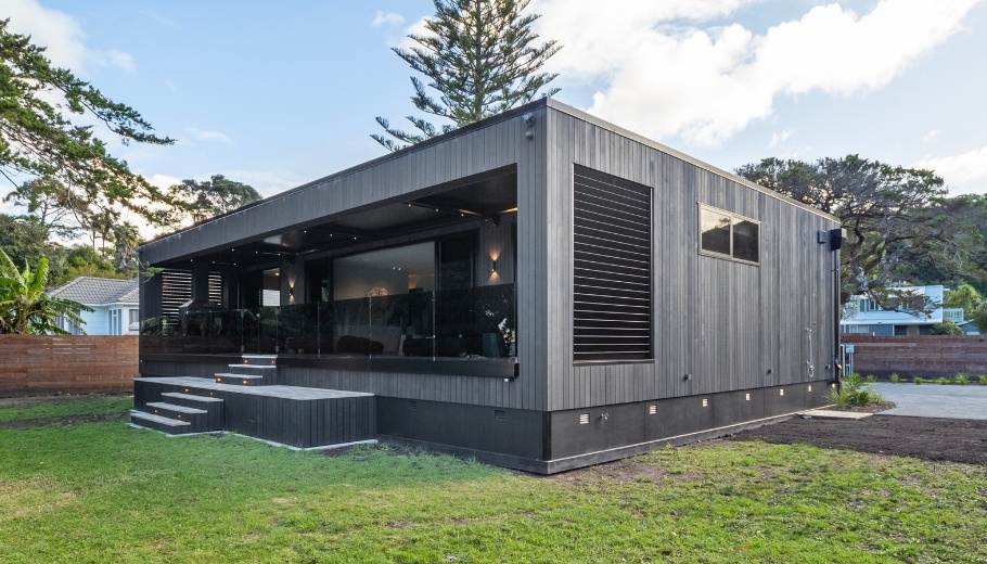 Operable louvres for environmental control