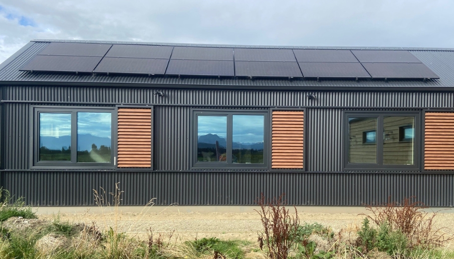 Sliding aluminium screens