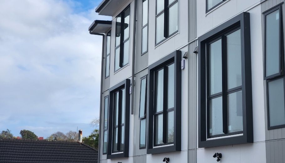 Aurae window shrouds