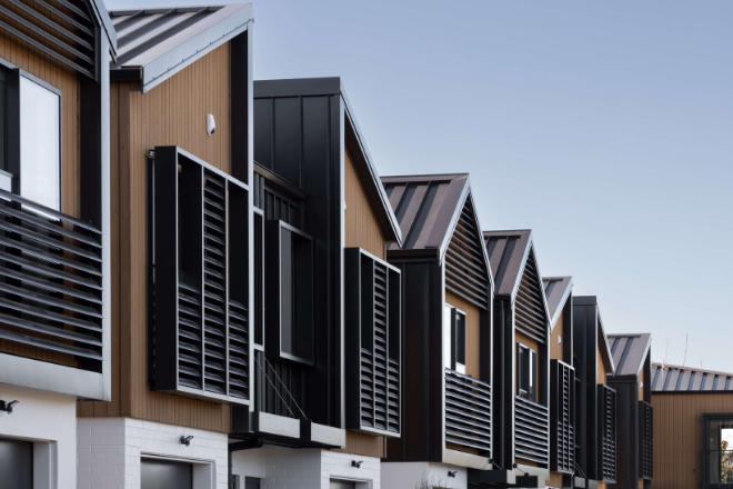 Aluminium window shrouds - sun shading, energy efficiency and aesthetics